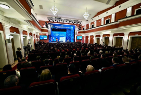 Михаил Дегтярев выступил перед депутатами Законодательной думы Хабаровского края с отчетом о работе регионального правительства