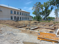 В городе Вяземский возобновилось строительство  пристройки к местной школе