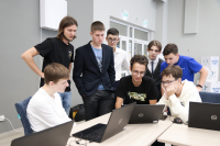 Перейти к новости Будущее в IT: хабаровских школьников бесплатно научат программированию и мобильной разработке