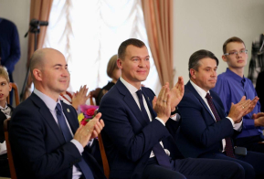 Михаил Дегтярев вручил свидетельства о ежемесячных стипендиях одаренным детям и талантливой молодежи