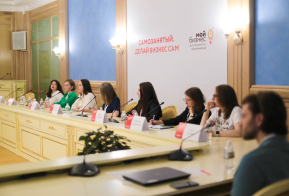 От выхода на маркет-плейсы до продвижения в китайских соцсетях: центр 