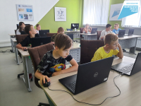 Перейти к новости IT-кампус: программировать роботов учат школьников края на каникулах