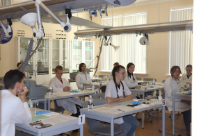 За выход в финал Всероссийской олимпиады школьников борются юные химики края