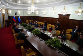Михаил Дегтярев встретился с председателем комитета Госдумы по международным делам Леонидом Слуцким