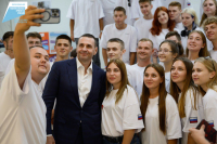 Дмитрий Демешин встретился с молодежью новых регионов на форуме 