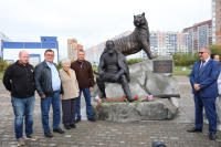 Перейти к новости В Хабаровске торжественно открыли памятник дальневосточному ученому-краеведу Всеволоду Сысоеву