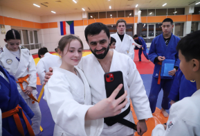 Олимпийские чемпионы провели мастер-классы для юных спортсменов в Хабаровске