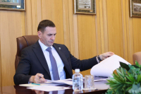 Перейти к новости Дмитрий Демешин принял с отчетом мэра Хабаровска Сергея Кравчука
