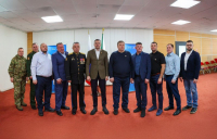 Перейти к новости Дмитрий Демешин продлил сроки приема документов на обучение по программе