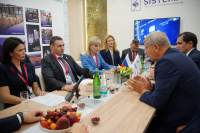 Перейти к новости Правительство Хабаровского края и ПАО Акционерная финансовая корпорация