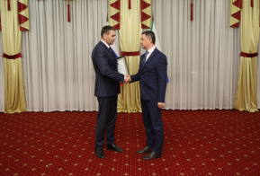 Дмитрий Демешин отметил лучших работников муниципальных органов власти