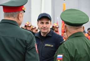Глава МЧС России и губернатор Хабаровского края приняли участие в международных учениях спасательных служб России, Монголии и Китая в Хабаровске