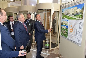 Губернатор Вячеслав Шпорт посетил новый расчетно-кассовый центр Центрального Банка в Хабаровске