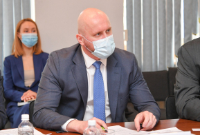 Вопросы освоения золоторудного месторождения Чульбаткан обсудили краевые власти с канадской компанией Кинросс Голд